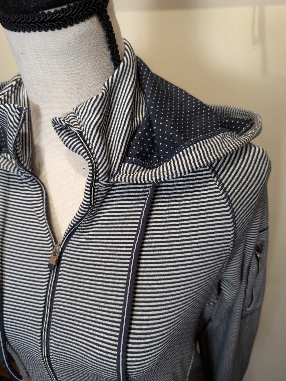Athleta Womens Heavenly Heights Striped Hoodie Navy Long Sleeve 1/2 Zip - Picture 4 of 16